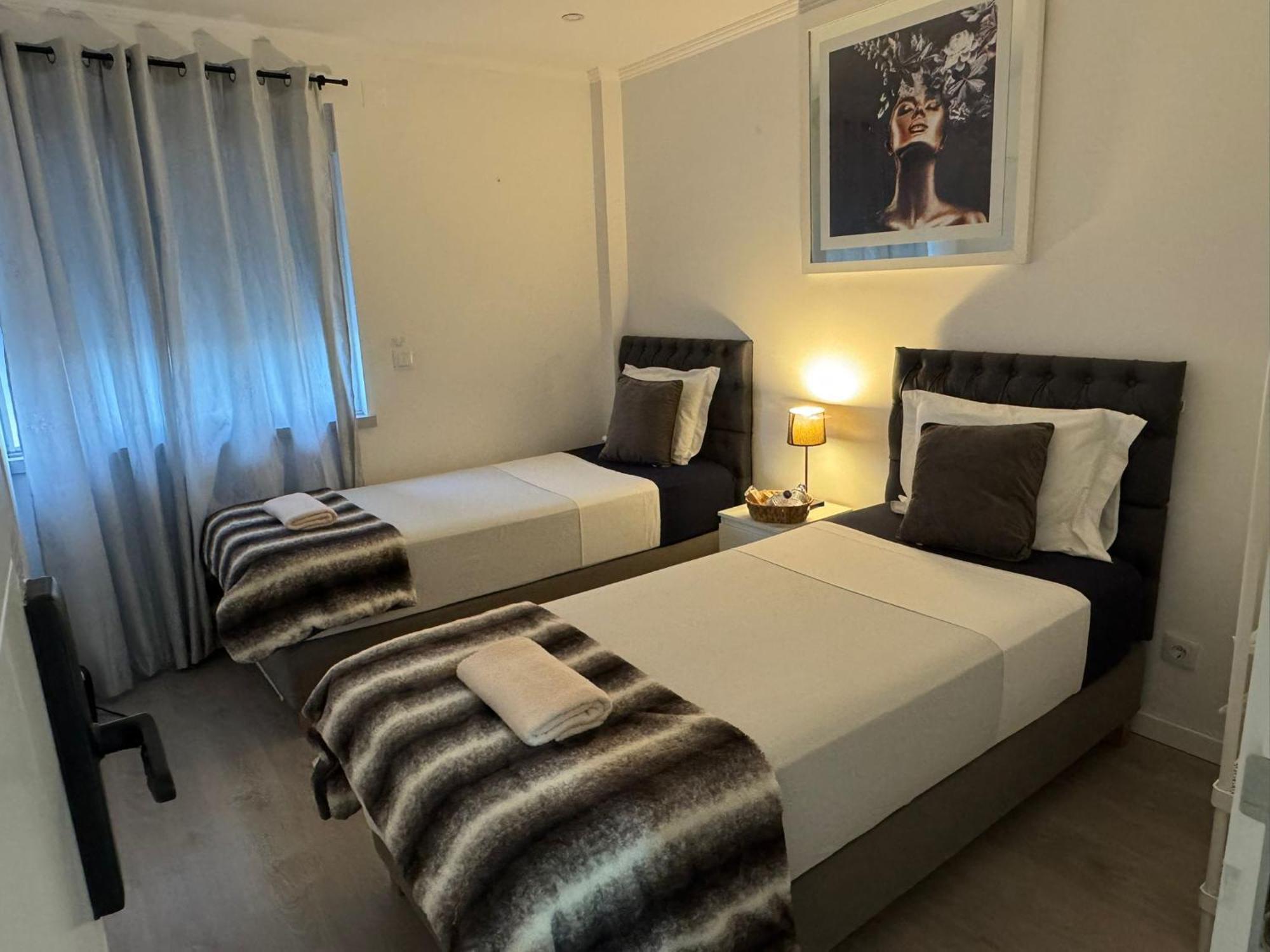 Airport Room Lisbon Exterior photo