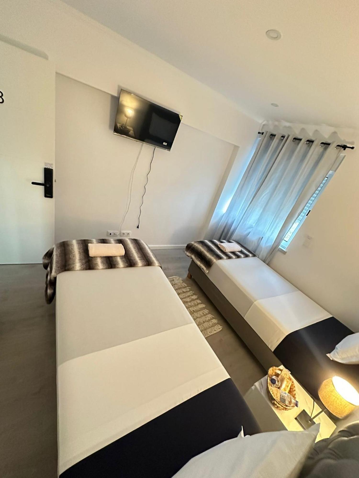 Airport Room Lisbon Exterior photo
