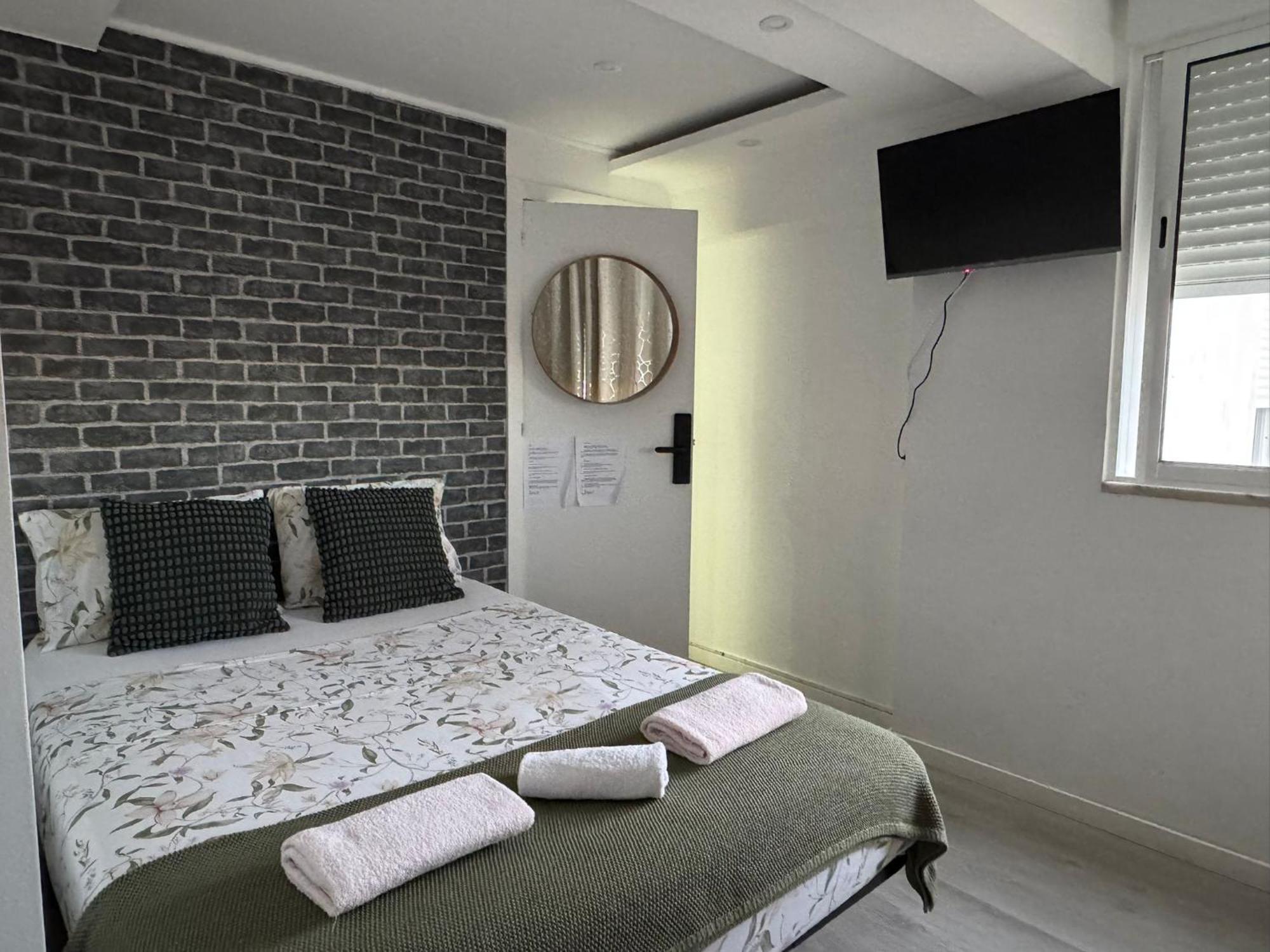 Airport Room Lisbon Exterior photo